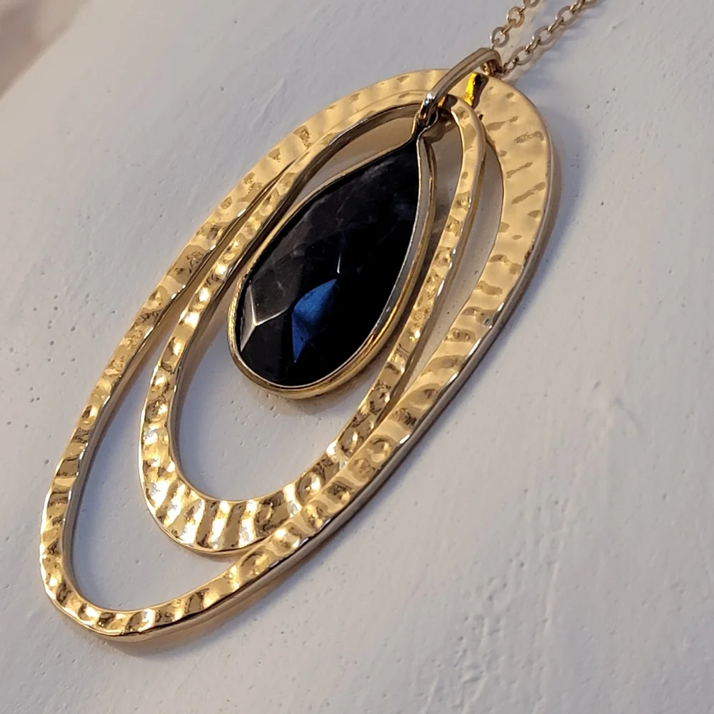 Versona Blue Marbled Teardrop Framed By Hammered Look Gold-tone Ovals Necklace - Picture 7 of 14